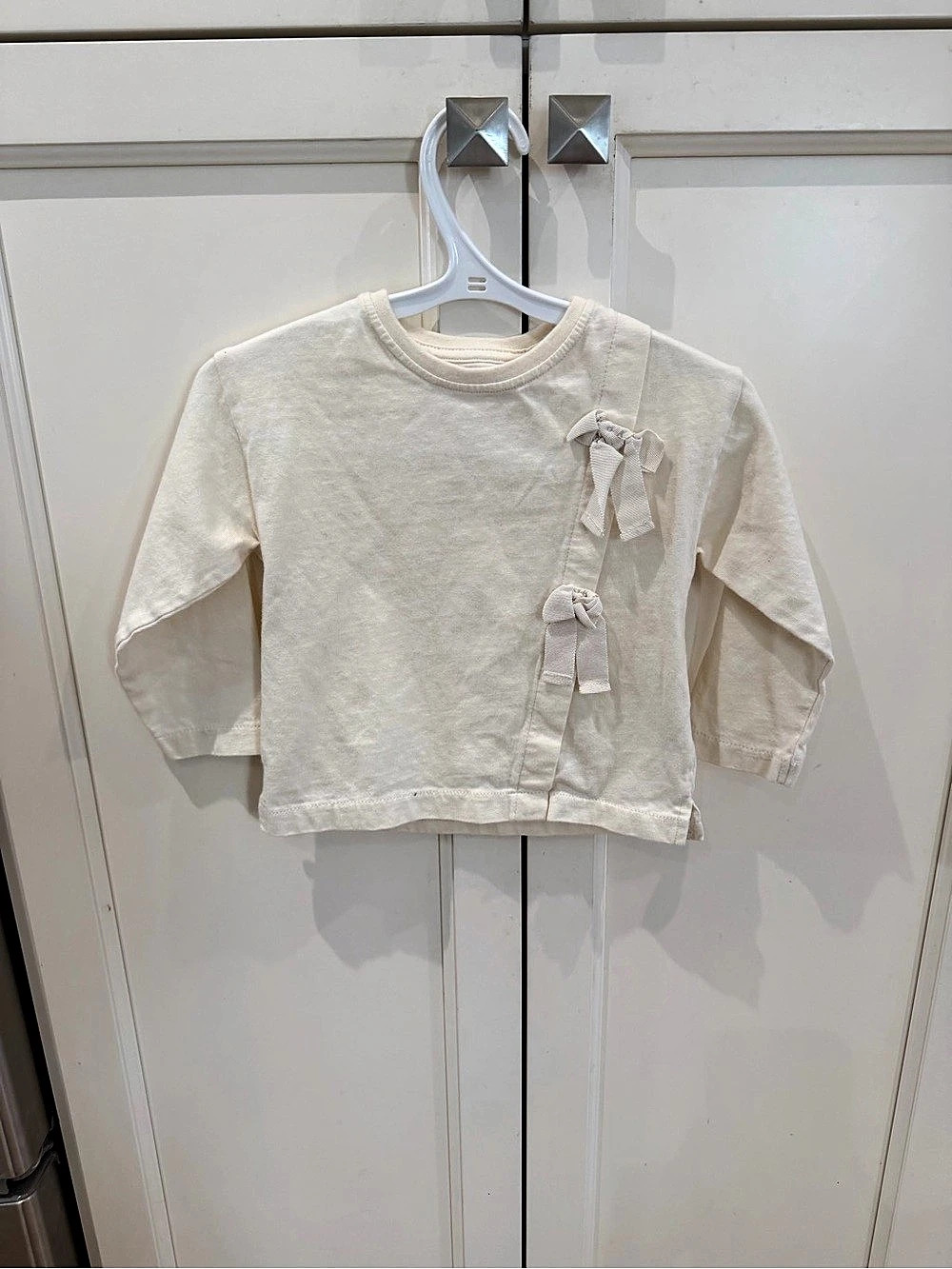 Zara Bow Detail Long Sleeve Tee in White Size 2 Like New